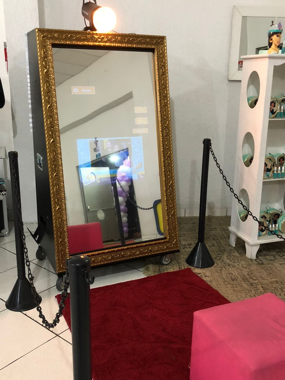 Espelho Mágico de Fotos em SP: Transforme Seus Eventos com Tecnologia e Estilo