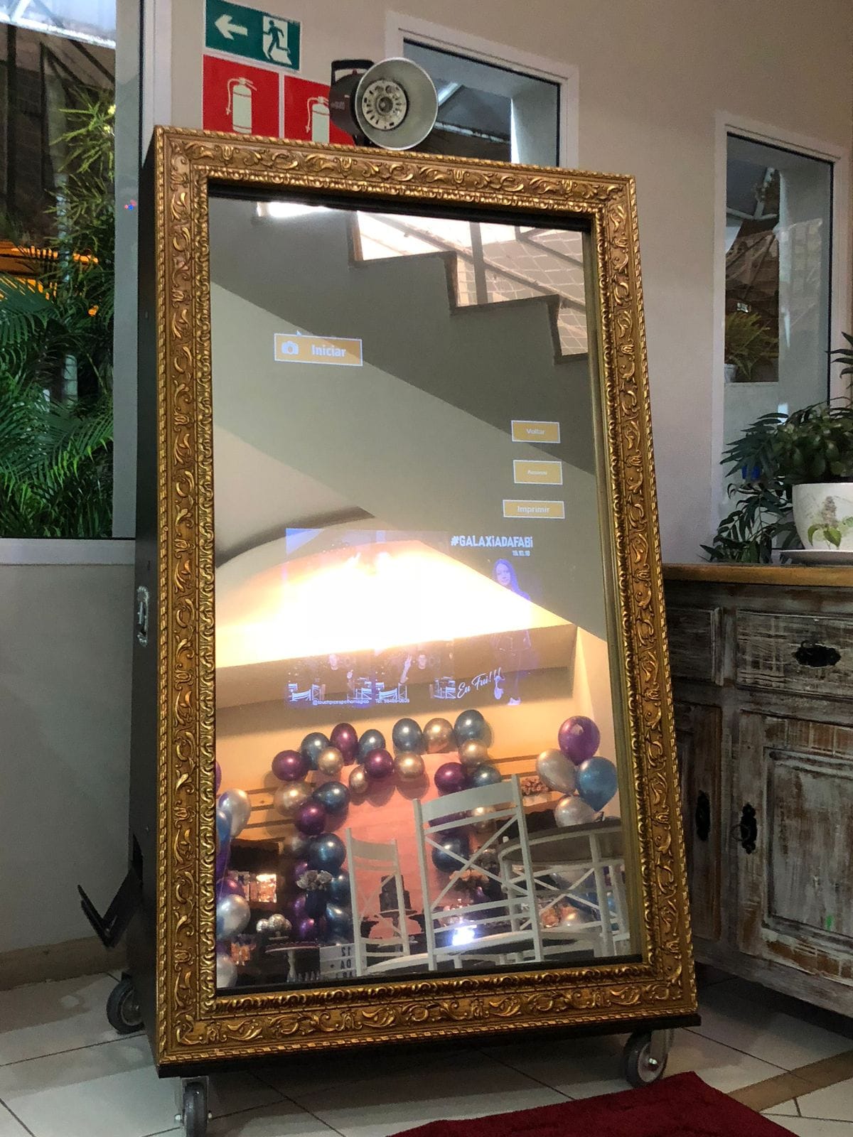 Espelho Mágico de Fotos em SP: Transforme Seus Eventos com Tecnologia e Estilo